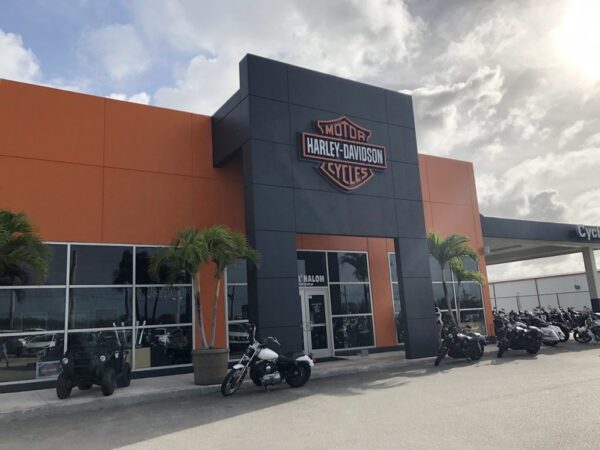 關島公路飛行-哈雷重機店Harley-Davidson Guam